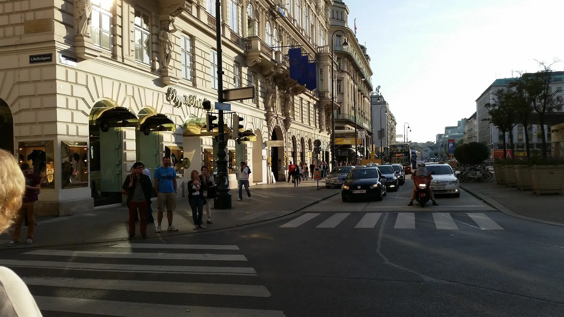 Goldfisch Apartment Vienna Opera House Austria